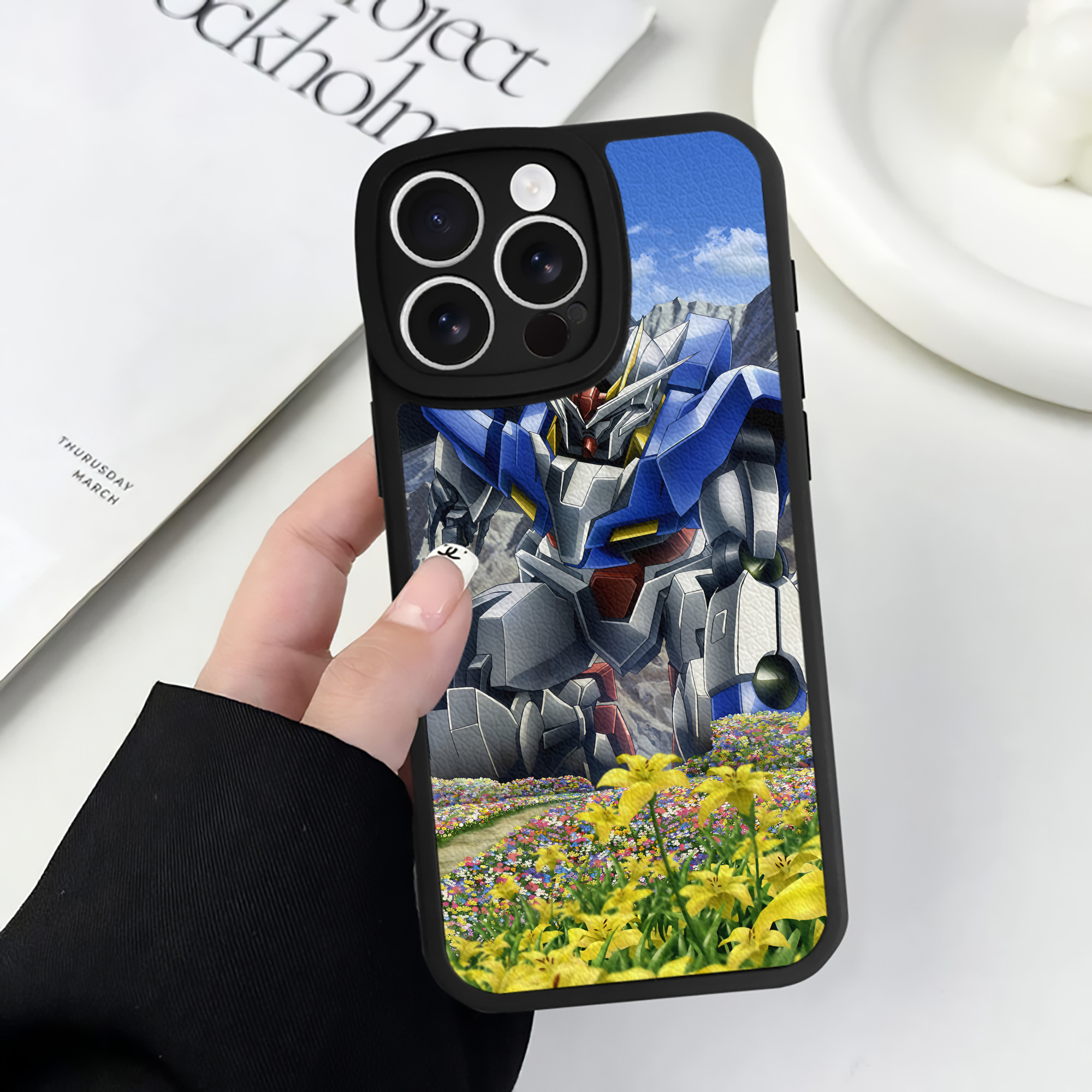 （画像用） 機動戦士ガンダム Mobile Suit Gundam 【iPhone 16シリーズ対応】シリコンスマホケース（レザー調） 材質：シリコン